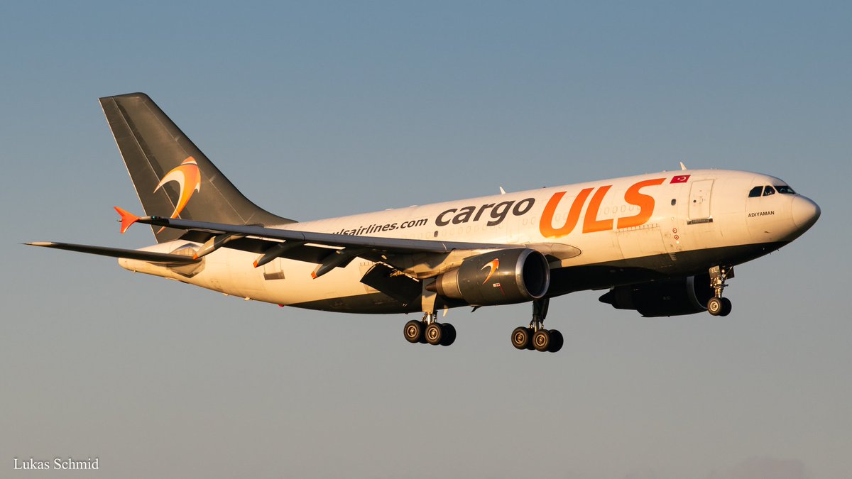 aviation_schmid's tweet image. ULS Cargo / Airbus A310-300F / TC-VEL / ZRH - 11.10.25

#AvGeek #planespotting #planes #planespotter #aviation #aviationphotography #spotting #ZRH #ZRHAirport #ZRHmovements #ulscargo #airbus #a310 #tcvel