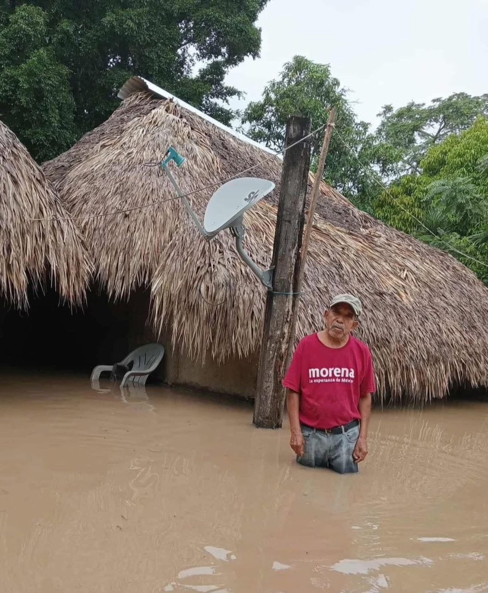 Lugok's tweet image. “Una fotografía que captura la realidad de un país herido por la mediocridad y la incompetencia de su gobierno.” #MexicoBajoElAgua #MORENAesCORRUPCION #MorenaDestruyendoAMexico #MorenaEngañaPendejos