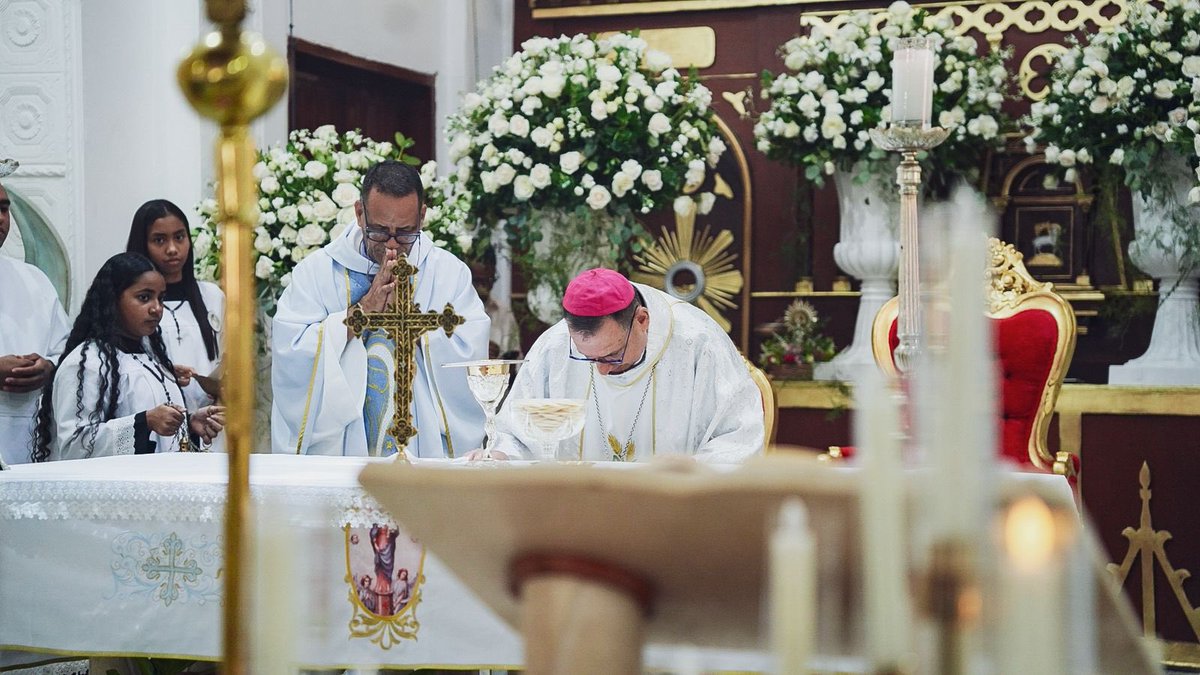 jorgecercharf's tweet photo. Hoy conmemoramos las fiestas patronales de nuestra Virgen del Pilar, madre mía columna de amor y fortaleza, intercede siempre por nosotros. https://t.co/bqTerpIaZK