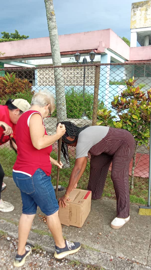Los trabajadores de la Educación de #VillaClara realizaran trabajo voluntario encaminado a la limpieza e higienización de los centros educativos . Al llamado de la Patria ! Presentes ! 
#CubaPorLaVida
#VillaClaraConTodos