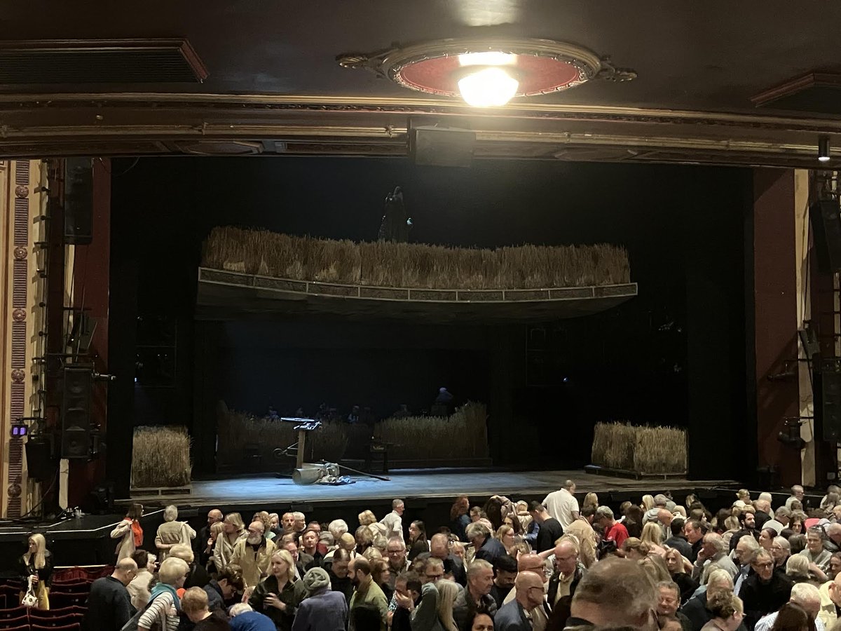 The Basic Theatre Reviewer tweet media