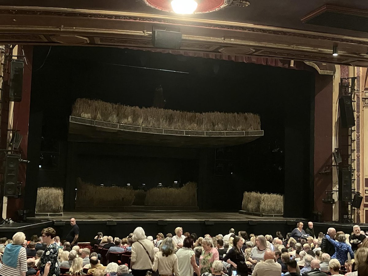 The Basic Theatre Reviewer tweet media