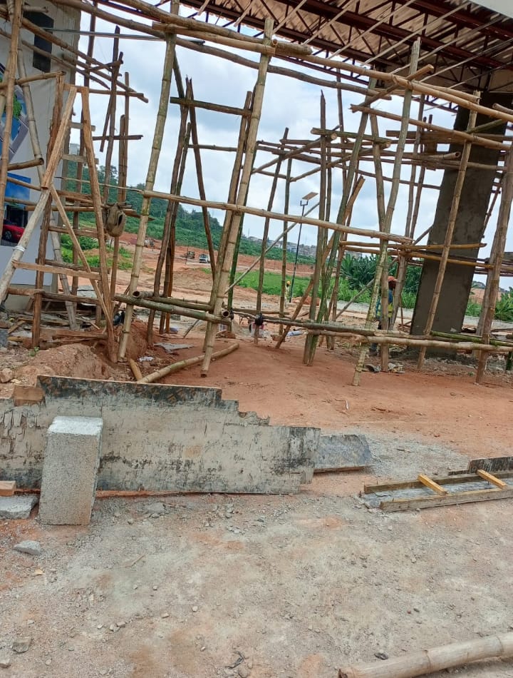Save_OgunpaFR's tweet photo. π³πͺ΅ #Baywood Infrastructures Ltd busily putting up iron and concrete structures on sandfilled Flood Plain of the #Ogunpa #River.
September 2025.
π³πͺ΅ Banana trees in the middle distance indicate location of the Ogunpa River. https://t.co/Kd1bcTHk8t