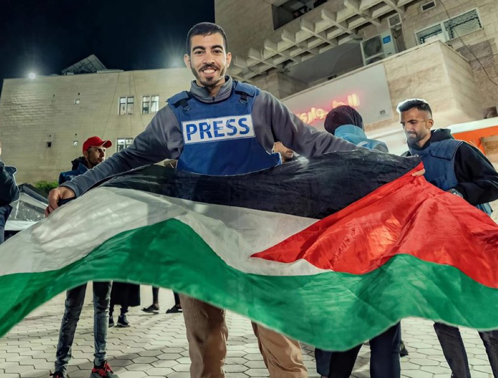 رحمة الله على روحه الصابرة الصامدة 
قد ما اتعلقنا بصالح خلال العامين هدول قد ما الوجع في قلوبنا عظيم جدا على فراقه ، اللهم أنزله منازل الصديقين والشهداء واغفر له وارحمه وعافِه واعفُ عنه