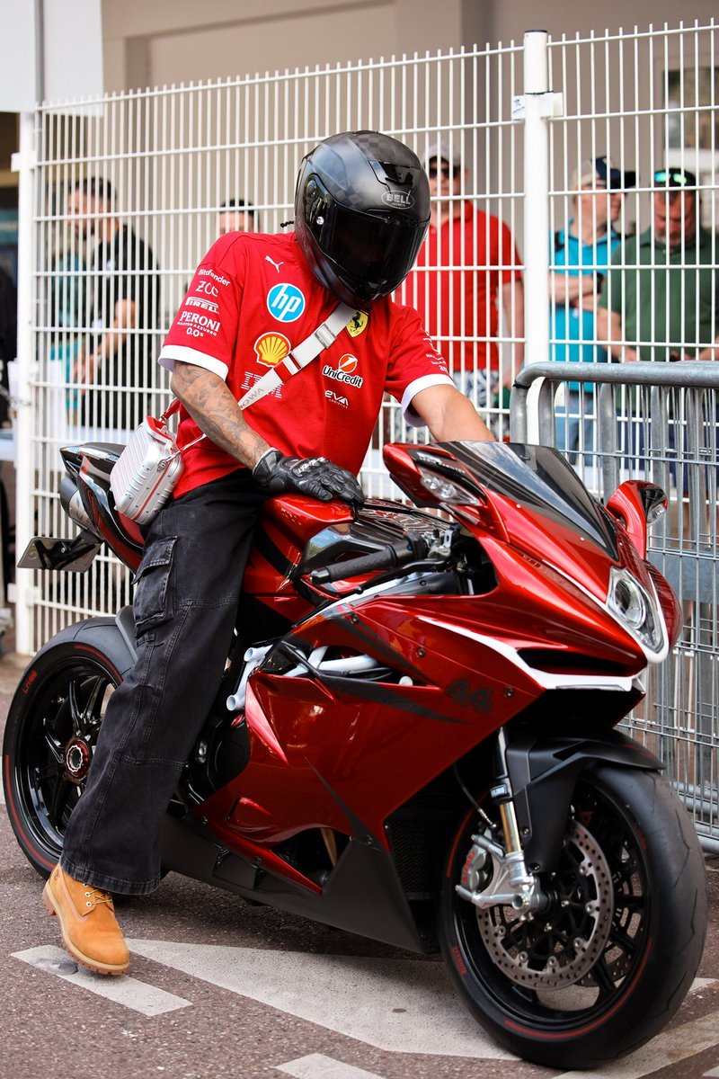 GazzettaFerrari's tweet photo. PURE AURA. https://t.co/DIZg82e8Kr