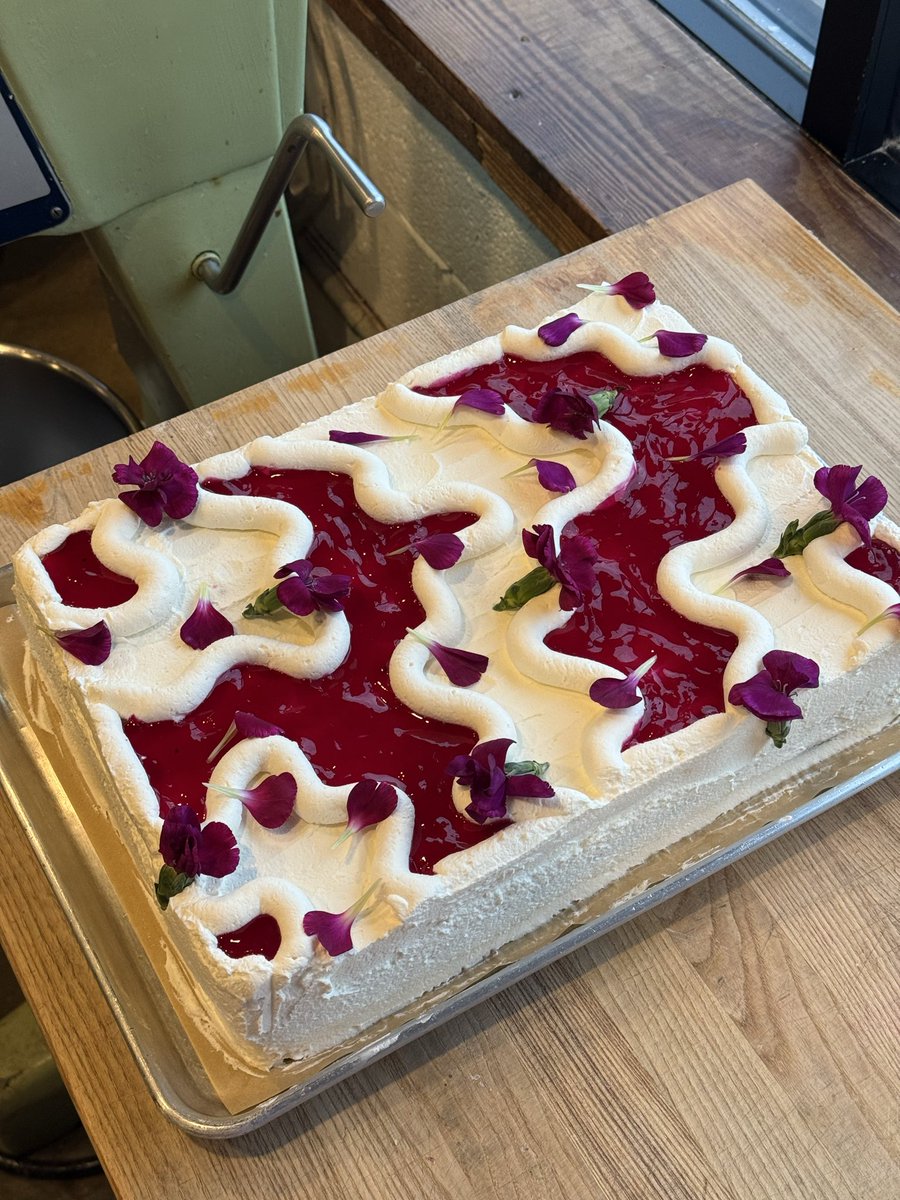chefjonesIII's tweet image. Matcha sponge cake, vanilla chantilly, locally foraged prickly pear jam &amp;lt;3