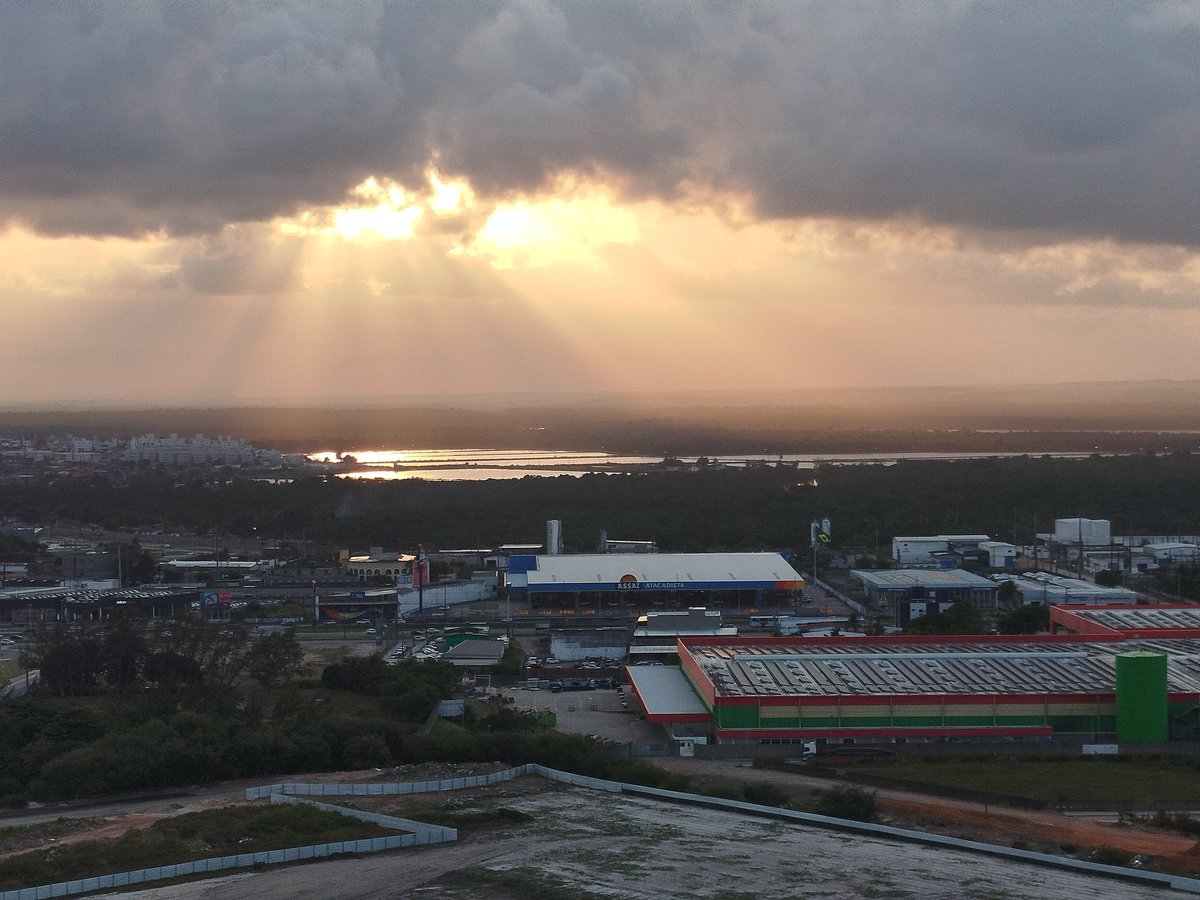 coelho_lab_'s tweet image. Vista área de serviço. Eu sou privilegiado.