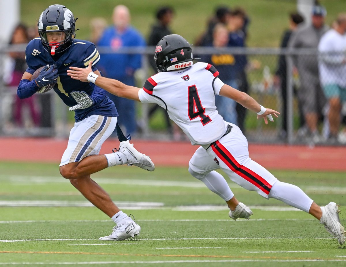 MJohnPhotos's tweet photo. #Football @SFgamewear @SFordBoosters @SFRamsFB @AthleticsFord @BoyertownLegion @BoyertownBB @BoyertownA58307 game photos from Saturday homecoming match between Springford -Boyertown up at https://t.co/PIpzNZtN4v https://t.co/fA7XaV8zyo