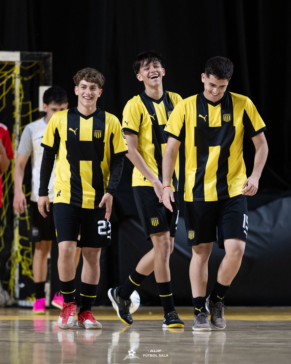 #Sub20 | ¡SEMIFINALISTA! - ¡GANÓ PEÑAROL! Final del partido en el Palacio Peñarol por los cuartos de final vuelta de los playoffs por el Campeonato Uruguayo. 

👉 #Peñarol 18 - 0 #Maldonado 

🏆🔜 El vigente Campeón Uruguayo avanza a la siguiente instancia.