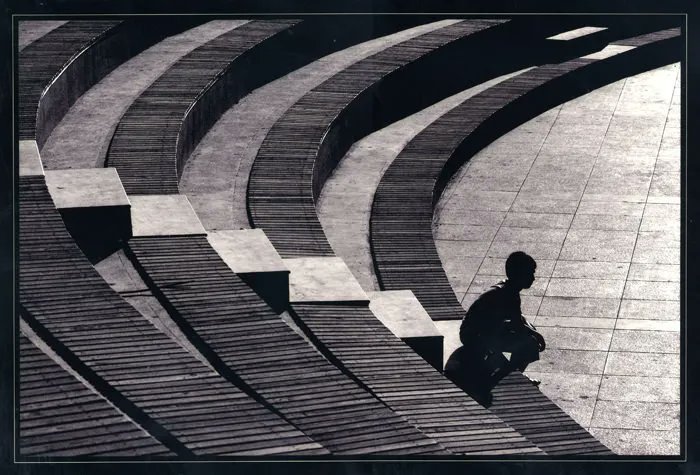 Fırtına dindiğinde bunu nasıl atlattığını anlamayacaksın. 

Aslında, 
fırtınanın gerçekten dinip dinmediğinden emin de olmayacaksın. Yalnızca bir şeyden emin olacaksın;

“Fırtınadan çıktığında,
 fırtınaya giren kişi olmadığını anlayacaksın…”