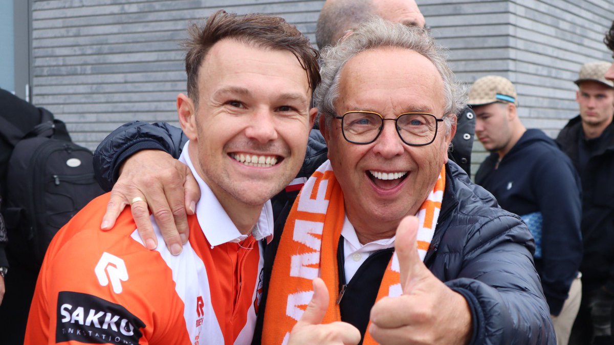 𝙀𝙚𝙣 𝙢𝙞𝙙𝙙𝙖𝙜𝙟𝙚 𝙕𝙪𝙞𝙙-𝙇𝙞𝙢𝙗𝙪𝙧𝙜...

De verste uitwedstrijd tegen Groene Ster in Heerlerheide met de meeste supporters aanwezig. 
Dat is RBC 
￼
Enne die terugweg met drie punten op zak is toch wel errug lekker.