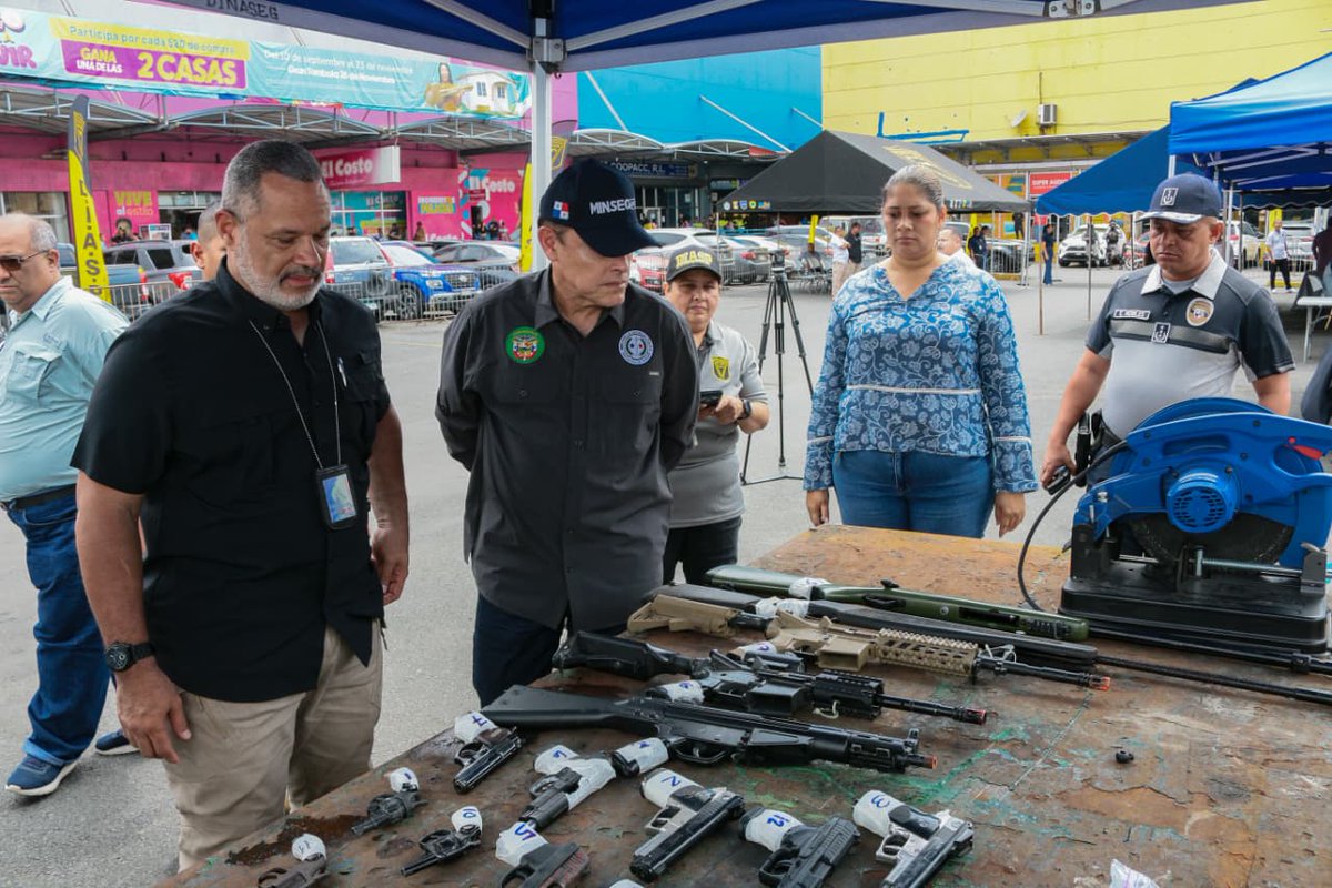 EstrellaOnline's tweet image. Unas 24 armas de fuego, 364 explosivos, 754 municiones y 11 proveedores, fueron recogidos en el programa “Armas y Municiones por Comida y Medicinas” en la provincia de Colón.
#Panamá #armas #Programa #Colón
