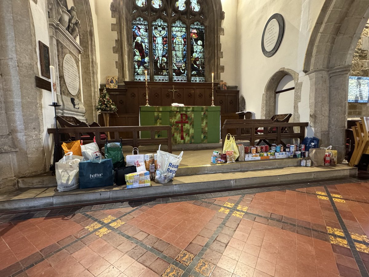 Today we had a special "Faith Explorers" style Harvest Festival where we thanked God for his generosity and reflected on the Parable of the Sower. We planted bulbs, made a collage &amp; collected for the Jubilee Foodbank Market Harborough 
#Harvest #foodbank #Harborough #GreatBowden