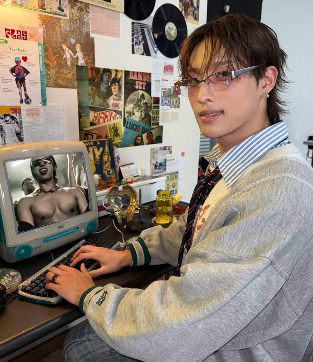 azz⁺¹ DUH! (@th4tsm0n3y) on Twitter photo 