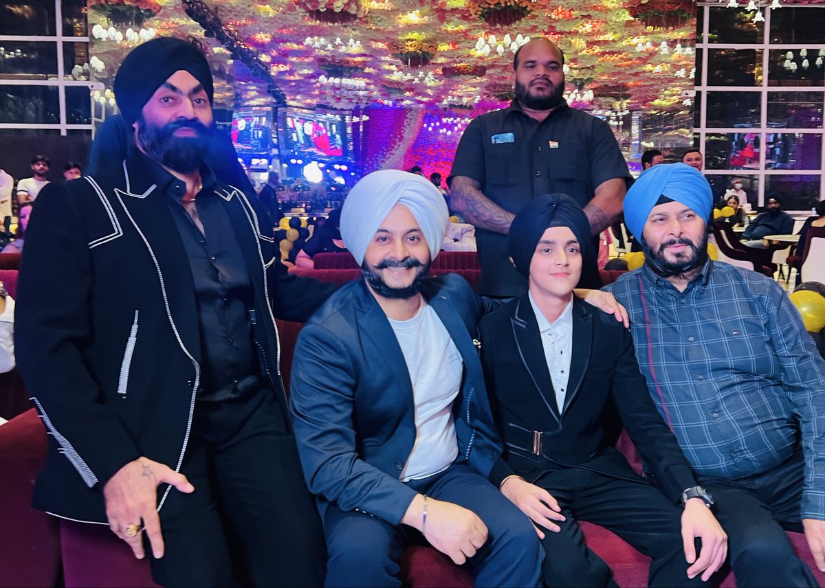 JarnailSinghAAP's tweet image. ਸਿੱਖੀ ਦੀ ਸ਼ਾਨ,ਮਾਣ,ਮਰਯਾਦਾ ਅਤੇ ਜ਼ਿੰਮੇਵਾਰੀ ਦਾ ਅਹਿਸਾਸ ਦਸਤਾਰ.. 👳🏻‍♂️
ਸ. ਅਵਤਾਰ ਸਿੰਘ ਜੀ ਅਤੇ ਸਰਦਾਰਨੀ ਸਰਬਜੀਤ ਕੌਰ ਜੀ ਦੇ ਸਪੁੱਤਰ ਜਸਕਰਨ ਸਿੰਘ ਨੂੰ ਉਸਦੀ ਦਸਤਾਰਬੰਧੀ ਸਮਾਗਮ ਦੀਆਂ ਦਿਲੋਂ ਵਧਾਈਆਂ ਤੇ ਅਸੀਸਾਂ।
ਗੁਰੂ ਸਾਹਿਬ ਹਮੇਸ਼ਾ ਚੜ੍ਹਦੀਕਲਾ ਵਿੱਚ ਰੱਖਣ..🙏

#DastaarBandhi #SikhPride #SikhiSaroop #Waheguru…