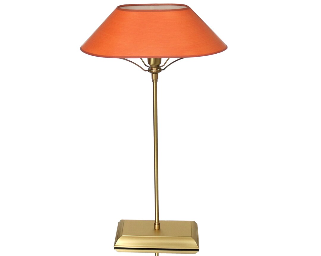 ArmoireAncienne's tweet image. Brass Table Lamp with Peach Shade by ArmoireAncienne dlvr.it/TNdWd7 #BrassLamp #TableLamp #MidCenturyDesign #HomeDecor #VintageLighting