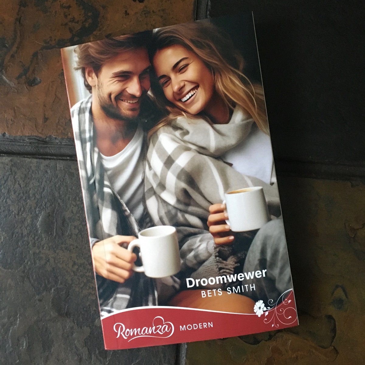 Die verhaal kry 'n byna magiese kleur wanneer die toneel verskuif na die interessante Kaapsehoop #betssmith #droomwewer <a href="/Romanzaklub/">Romanza-klub</a> <a href="/LAPAUitgewers/">LAPA Uitgewers</a> <a href="/ChristineCraze/">Christine Craze</a>