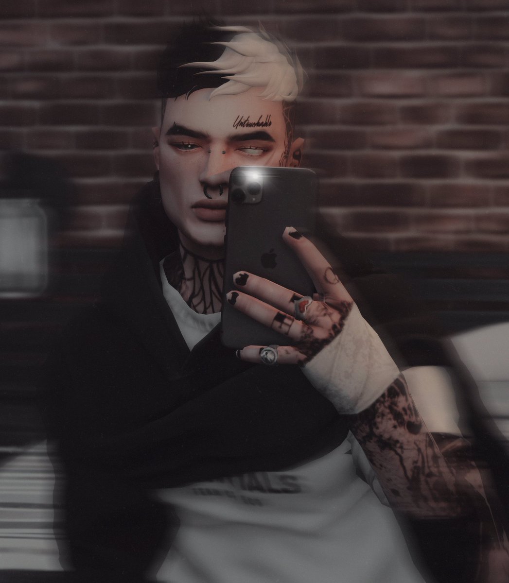 jaxxcrowe's tweet image. injured my hand yesterday but we still ballin