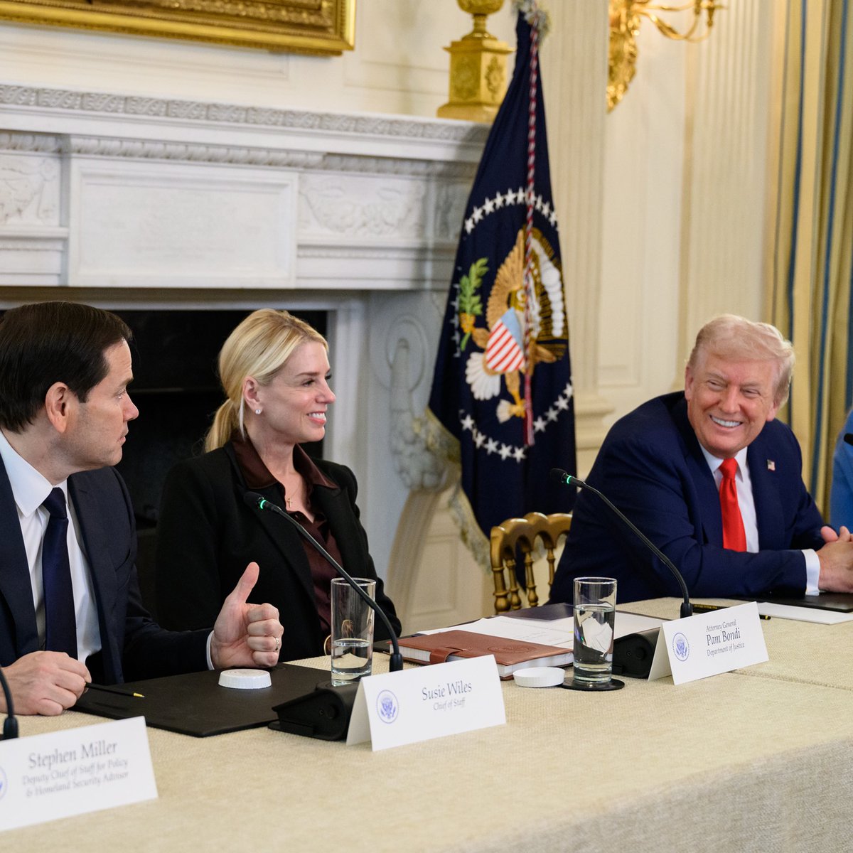 WhiteHouse's tweet image. Peace 🇺🇸