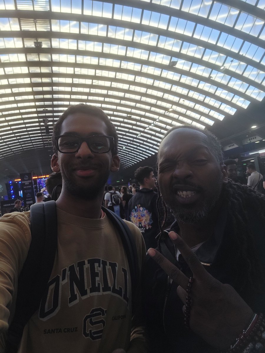 fuliodam's tweet photo. @Evo_France was amazing. 

I had a lot of bracket luck but eventually got stopped by great players. 

Thx for the pictures @NuckleDuDang  and @Tasty_Steve !

I had a lot fun hanging out with everyone, I really love the fgc. 
Until next time gamers.🫡 https://t.co/mJmNcTdWmz