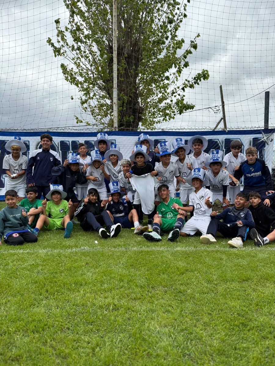 #InfantilAFA
HOLA CAMPEON!!!!
<a href="/qacoficial/">Quilmes A.C.</a> es el campeón en el grupo B, categoría 2013.
FELICITACIONES!!!!!