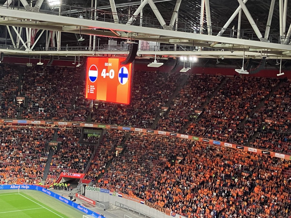オランダ4-0フィンランド

CBファン・ダイクの相方としてティンバーが台頭。ビルドアップと守備に多様性が生まれる。
クライファルトのトップ下は評価保留。クーマン監督「左でプレーするのは良いけれど、開きすぎるとコディと被る」