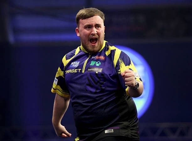 🚨 LUKE LITTLER EST À UN SET DE REMPORTER LE GRAND PRIX !!!! 🤯☢️

🏴󠁧󠁢󠁥󠁮󠁧󠁿 Littler 5-1 Humphries 🏴󠁧󠁢󠁥󠁮󠁧󠁿

#Darts #WGPDarts #lequipeFLECHETTES