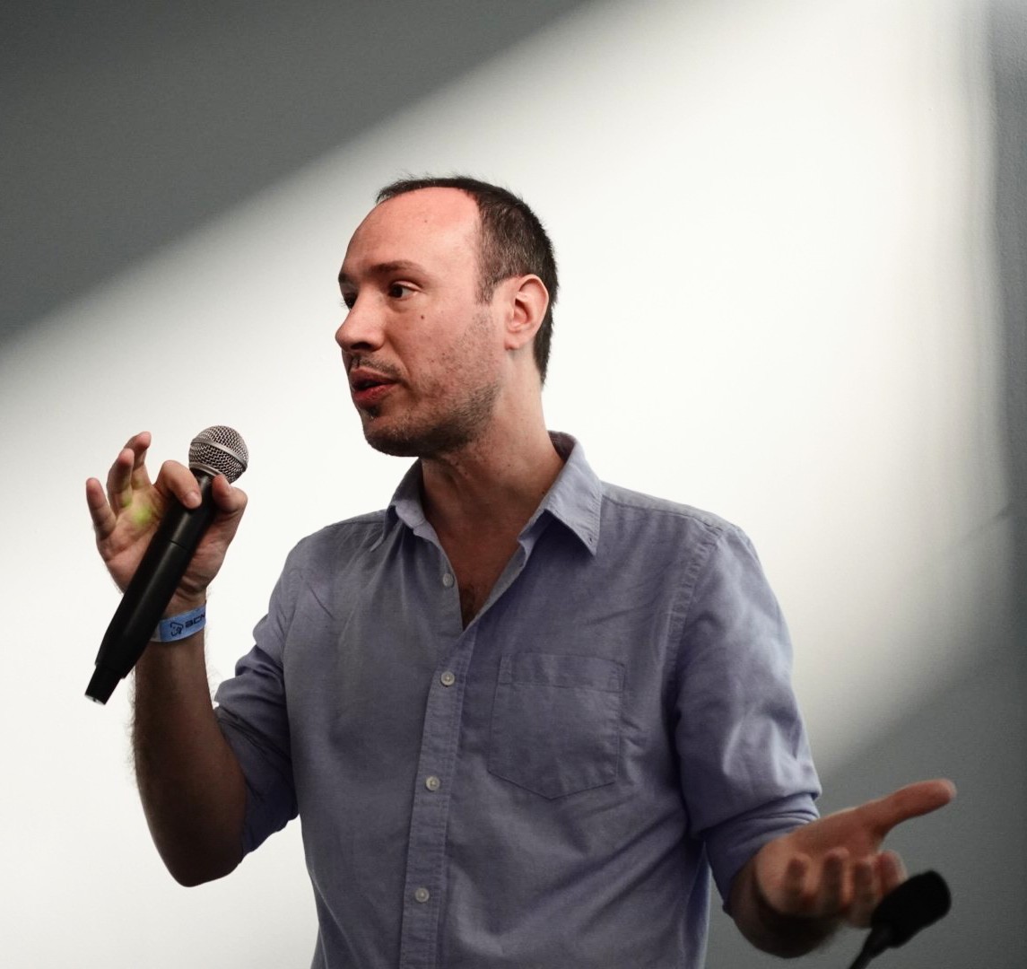 Today I did my talk, "automating raylib for the future" at <a href="/bcngamefest/">BCN Game Fest</a>! 🚀

I want to thanks all the attenders and the organization for this opportunity! 💯

Got a couple of really nice photos! Thanks to <a href="/SoyKhaler/">SoyKhaler</a>!