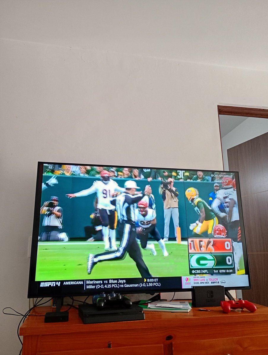 David93472197's tweet photo. @Bengals int!!!! https://t.co/EwwdJiL4fp