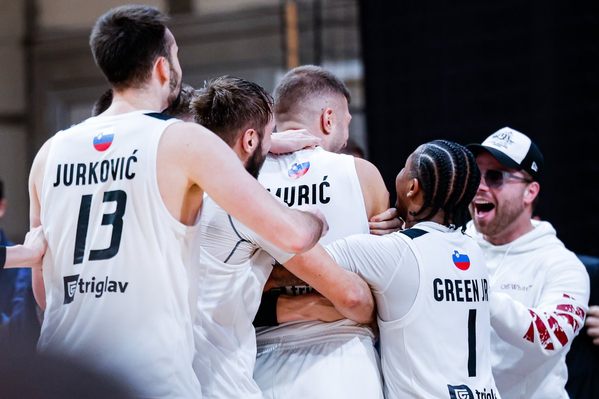 ABA_League's tweet photo. 📸 The moment Ljubljana will remember. 

Edo Murić hits the winner - @KDIlirija celebrate their first #ABALiga victory! 🏀🙌 https://t.co/S5OAhrJm1R