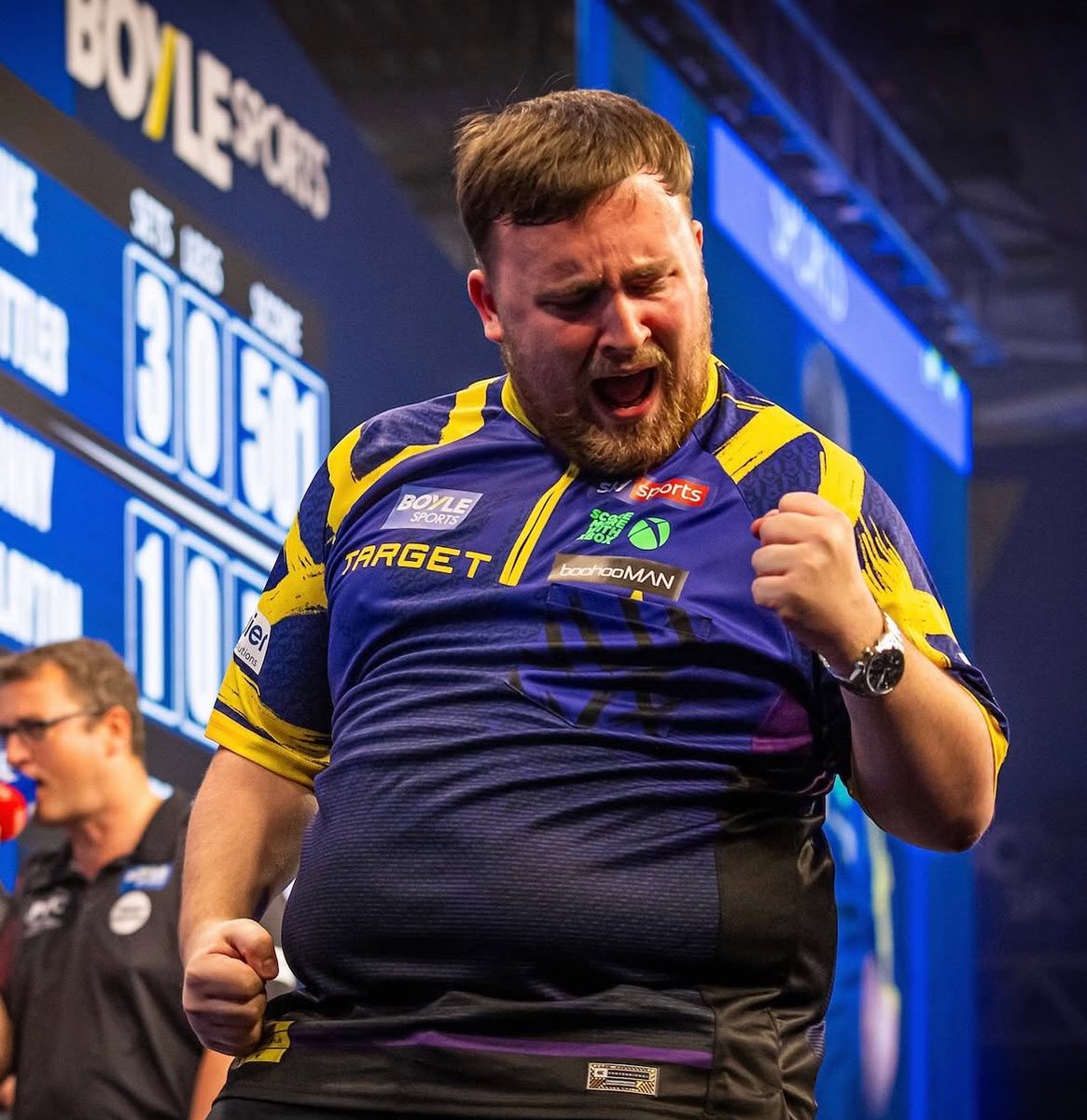 🚨 LUKE LITTLER 🏴󠁧󠁢󠁥󠁮󠁧󠁿 NOUVEAU ROI DES DOUBLES À LEICESTER !!!! ☢️🏆

THE NUKE REMPORTE LE WORLD GRAND PRIX 6-1 CONTRE HUMPHRIES 🏴󠁧󠁢󠁥󠁮󠁧󠁿 ET AJOUTE UN NOUVEAU MAJEUR À SON PALMARÈS À SEULEMENT 19 ANS !!! 🤯🔥

#WGPDARTS #Darts #lequipeFLECHETTES