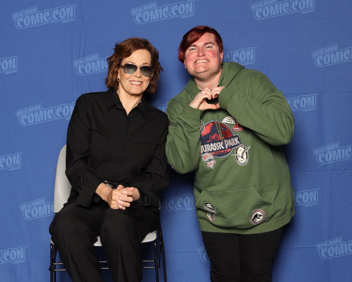 rpattsbats's tweet image. The photo op haul from #NYCC this year. #SigourneyWeaver #KarlUrban #ElliotPage #JoePantoliano #LaurenceFishburne