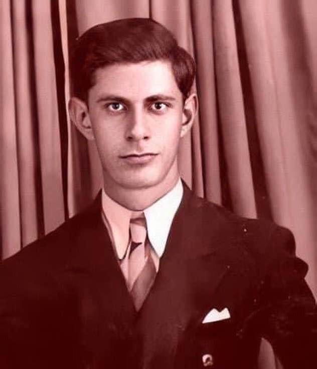 'Ey Reqîb' 1938 hapishanesinde yazılan ve marşa dönüşen şiir: Ölümünün 77.yılında şair/avukat 'Dildar' Yunus Rauf'un hayatı:

🔴 kurds.wiki/dildar-yunus-r…