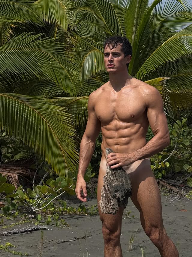 jaymalecelebs's tweet photo. Pietro should always be naked 🍑🤤 https://t.co/P6PzdcXTUK