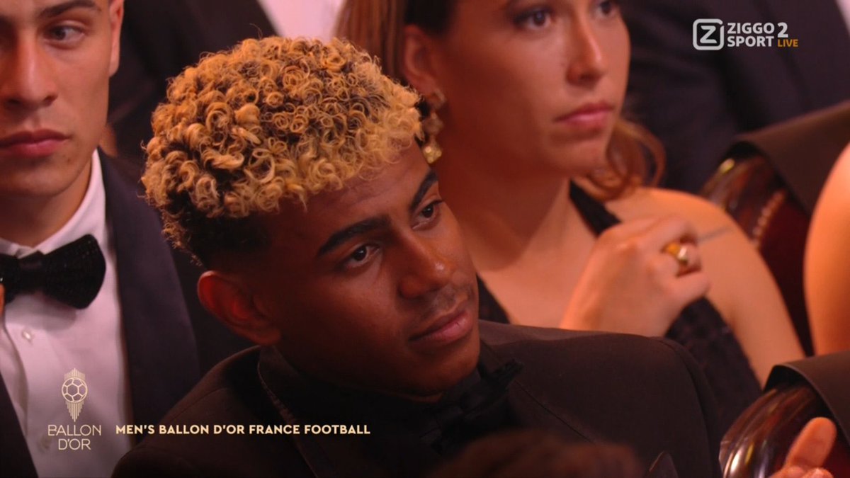 Je joue les gars venez fav et rt please 🙌