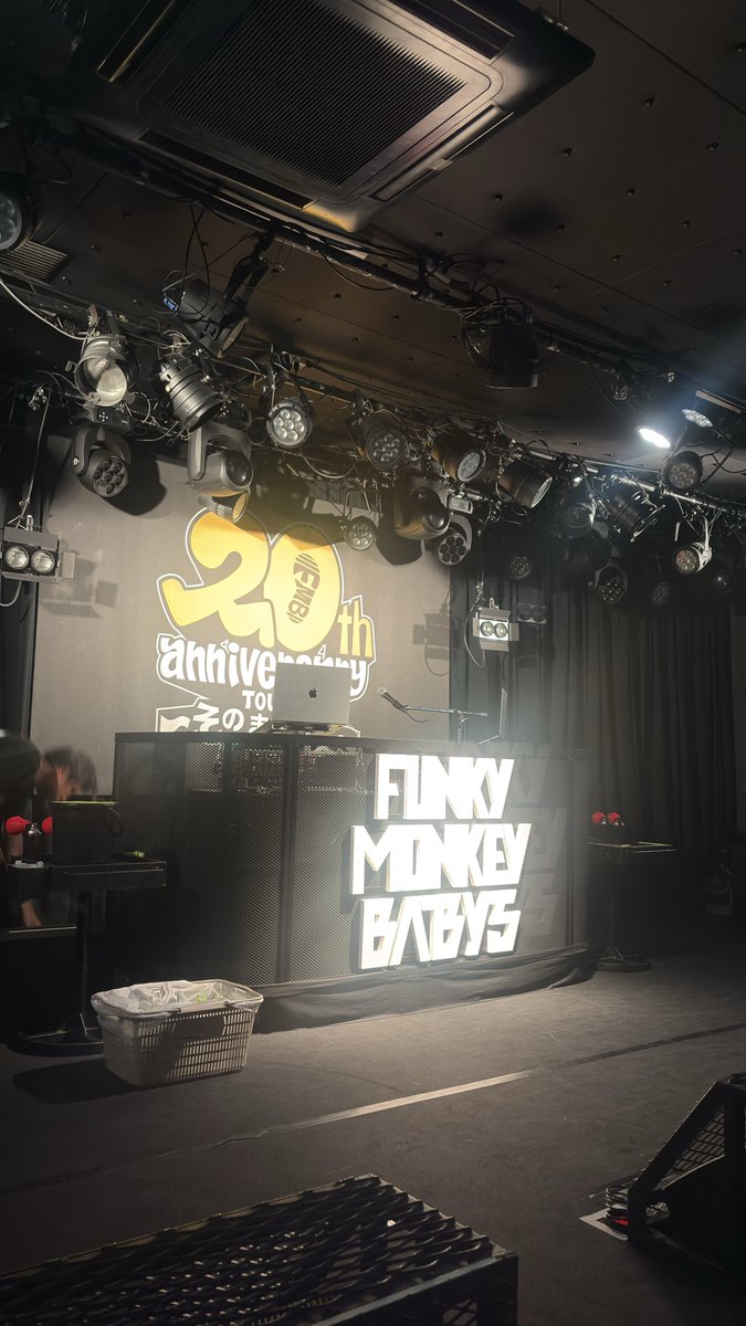 aquaorange24's tweet photo. FUNKY MONKEY BABY'S
20th anniversary TOUR～そのまんま東へ西へ～

松山WStudioRED

久しぶりのライブハウスは
最高すぎた。
松山城ネタのトーク、
面白かったー!
さっ、次は3ヶ月後のホールツアーの
香川県高松公演だ!!

#ファンモン
#FMB20th https://t.co/0bJ3A4TJFF