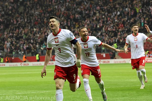 Wyszlo_'s tweet photo. #LTUPOL 
Litwa przeciwko Polsce:

- 0:2
- zerowy doping
- 3 razy więcej fauli niż strzałów

Było zostać Polakami https://t.co/OgDGOZSemc