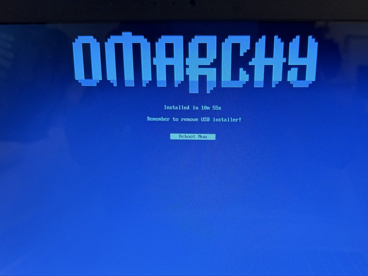 gautamgodse's tweet image. Finally caved and installed #omarchy on an old Asus laptop that was gathering dust, with an AMD A12, 8GB RAM, still rocking Windows 10 till today. 🤦🏾
I’ve been a Linux guy since Slackware ‘93, and even ran a Linux startup called moreLinux back in ‘98–‘00. So yeah, this felt…