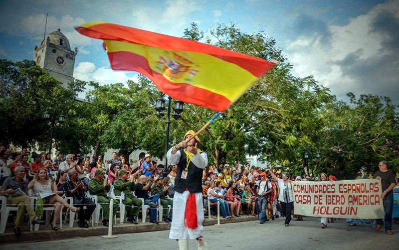 hilbash's tweet image. Aveces parece que no porque alguien ha manipulado a su convivencia nuestras costumbres y tradiciones pero eso no nos hace diferentes.

Feliz día de la hispanidad a todos 🇪🇸❤️🇨🇺
