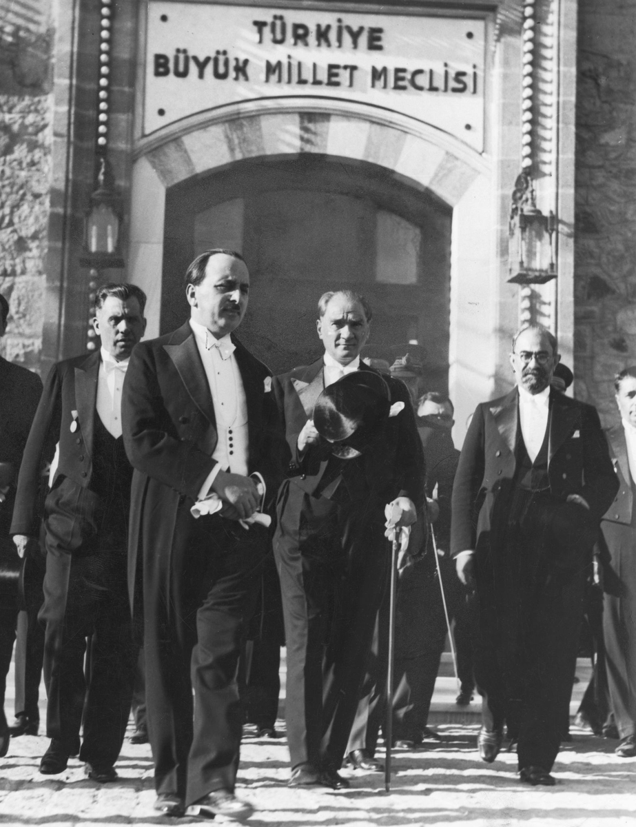 Bugün, Ankara'mızın başkent oluşunun 102. yıl dönümü.