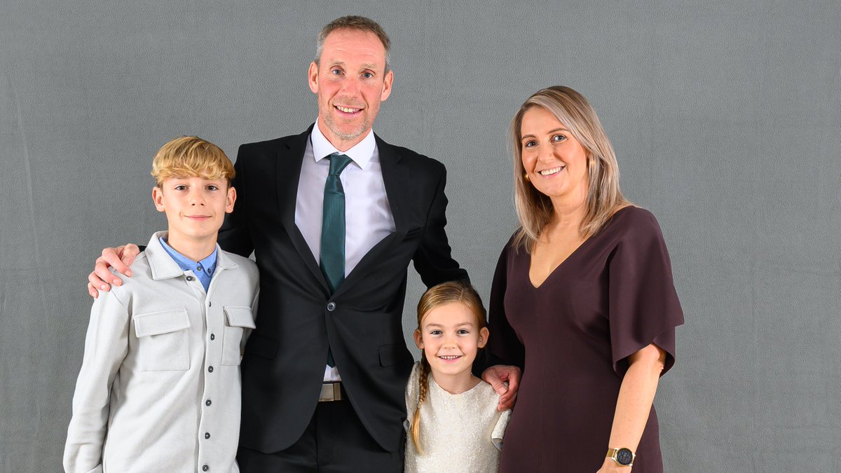 Hall of Fame🙌

Ben Reese has been inducted into the E-Club Hall of Fame!🦅

Reese was a six-time NCAA All-American miler and three-time MAC steeplechase champion who ran the second sub-4:00 mile in school history.