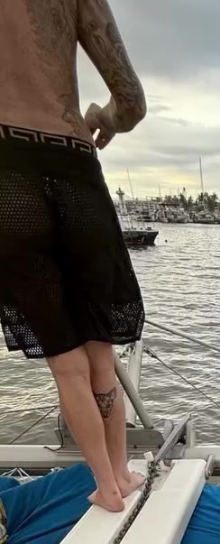 4Gelly's tweet image. Adam , Terrance and friends , new photo from their trip to Puerto Vallarta so cute! 🖤🖤
Adam On the boat, his tattoos🖤🔥
terrance_martin story