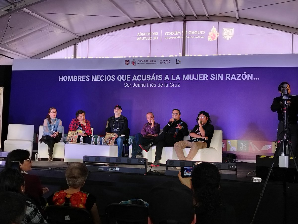 ¡Un gusto volver a la #FilZocalo25! Y más para la presentación de la novela gráfica #MemoriaHerida, de <a href="/El_Chamuco/">El Chamuco</a>, con los maestros #FritzGlockner, <a href="/augustomora/">Augusto Mora</a>, <a href="/Beatrix_G/">Beatrix</a>, <a href="/livomalo/">Brian Mtz L.ivo</a>, Ricardo Peláez y el maestro <a href="/monerohernandez/">Hernández</a> 🖋️👺