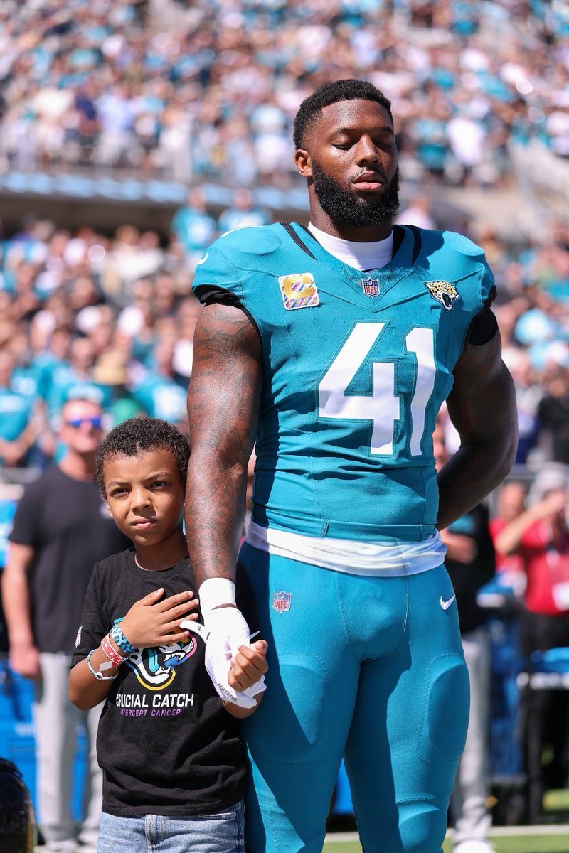 Very powerful photo by <a href="/PhotoBowles/">Logan Bowles</a> 

<a href="/JoshHinesAllen/">Joshua Hines-Allen</a>