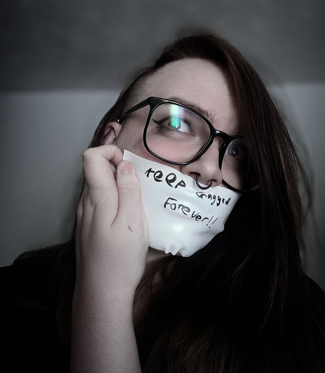 Oh no... I really don't think this one is coming off at all...  help?