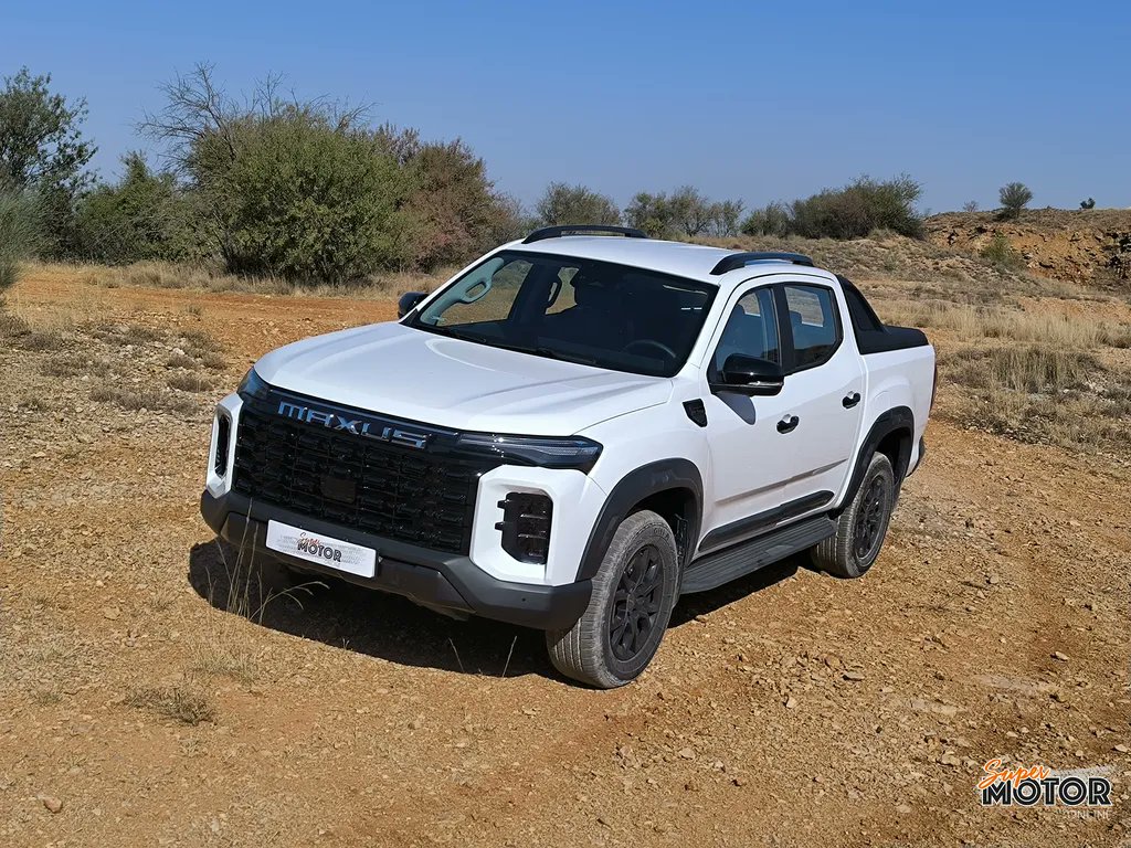 suprmotoronline's tweet photo. Durante una semana hemos probado el Maxus T60 Max 2025, el pickup que quiere desafiar a los clásicos del segmento como Hilux, Ranger o Amarok. ¿Qué tal se comporta? Te lo contamos hilo 🧵👇 https://t.co/f6eAlxyJk5