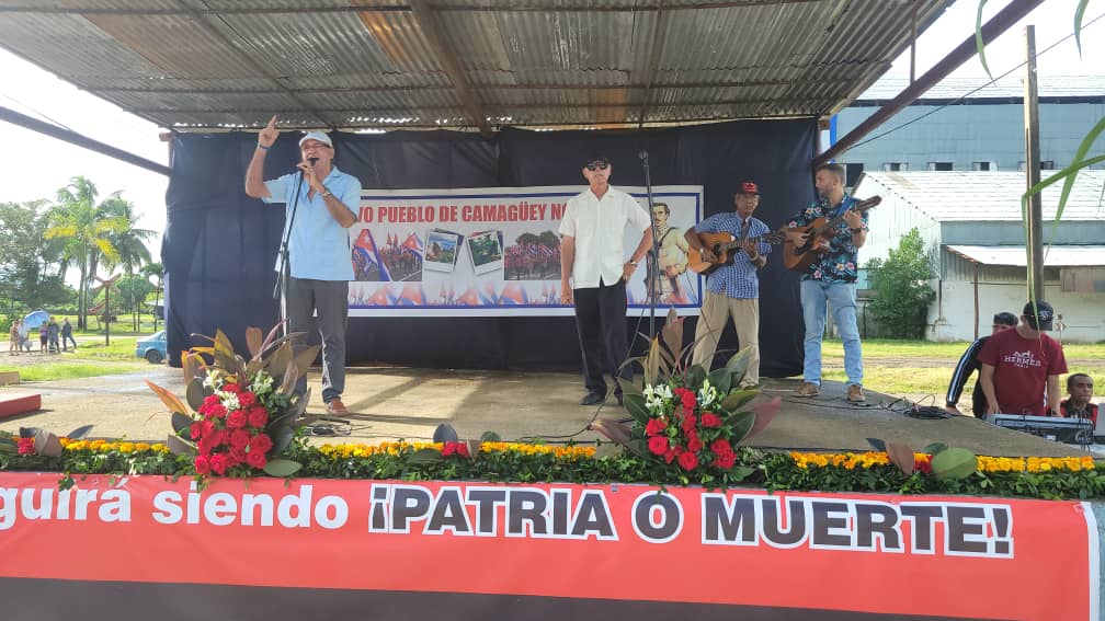 Participamos en el Acto Provincial por el Día del Trabajador Azucarero, celebrado en la Empresa Agroindustrial Azucarera Siboney. Reconocimos a quienes con esfuerzo y compromiso engrandecen el sector. 
#PorCamagüeyTodo