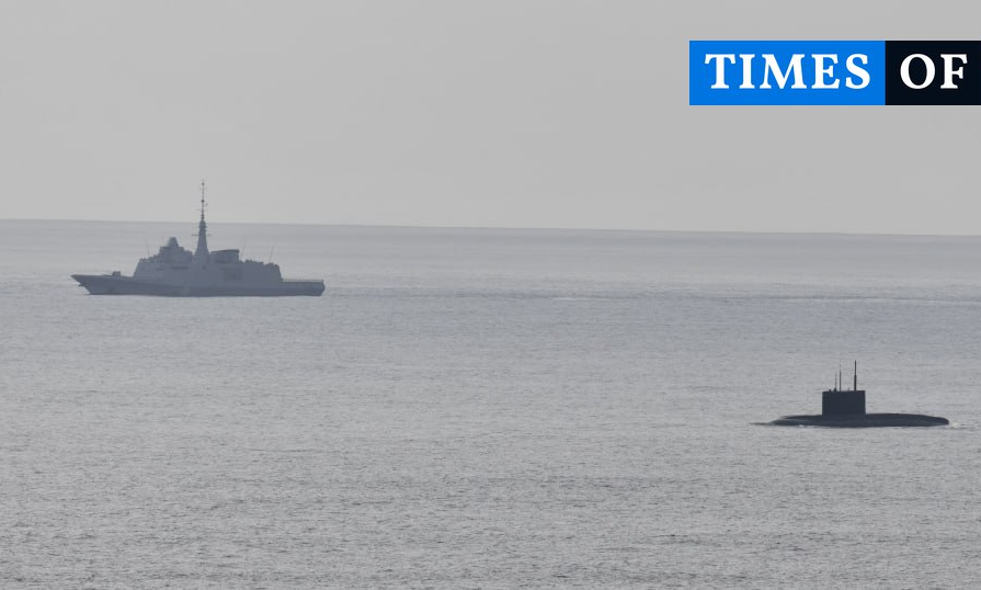 This was reported by NATO's Naval Forces Command (MARCOM). They stated that the Alliance is ready to defend itself, constantly monitoring the situation at sea.

NATO showed photos of the Russian submarine and the French frigate.
