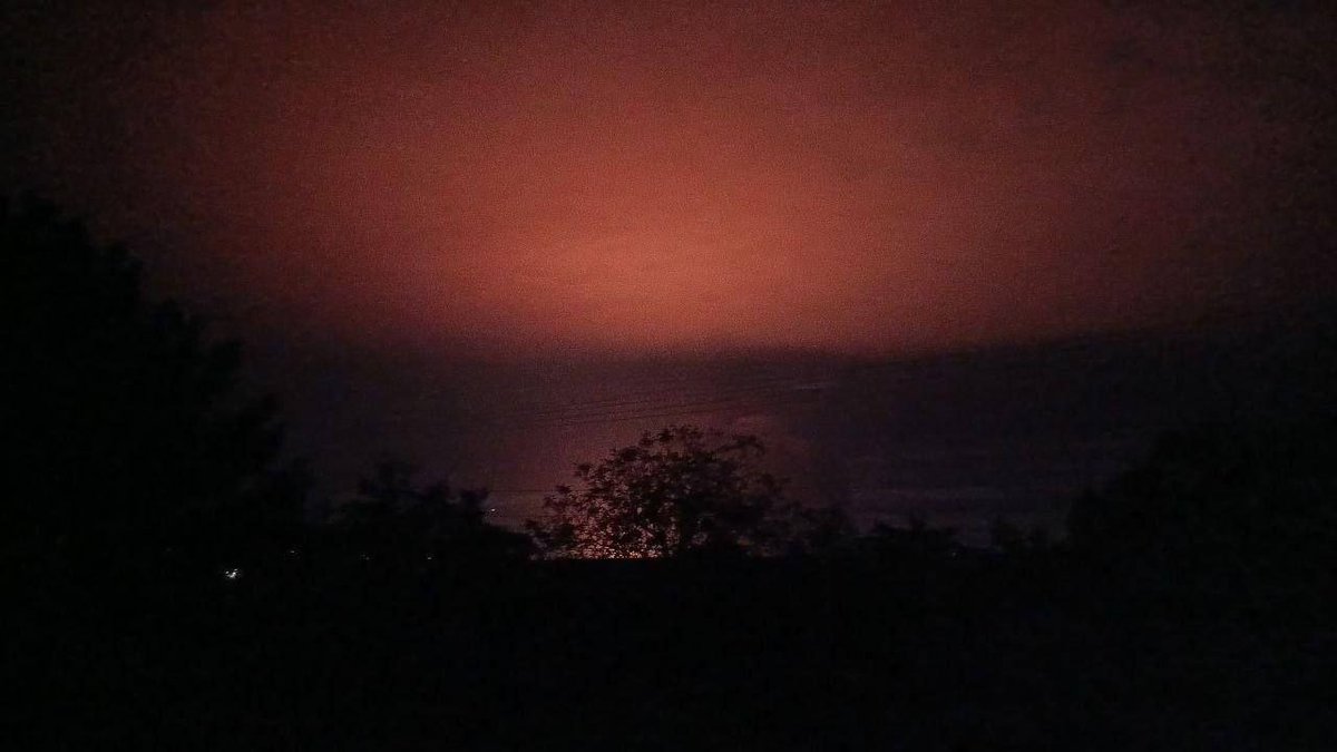 EMERALD SKY😍 in Crimea

The oil depot in Feodosia has been hit AGAIN. A fire has started.

Locals report that in addition to the usual mosquitoes, there were also jet ones.