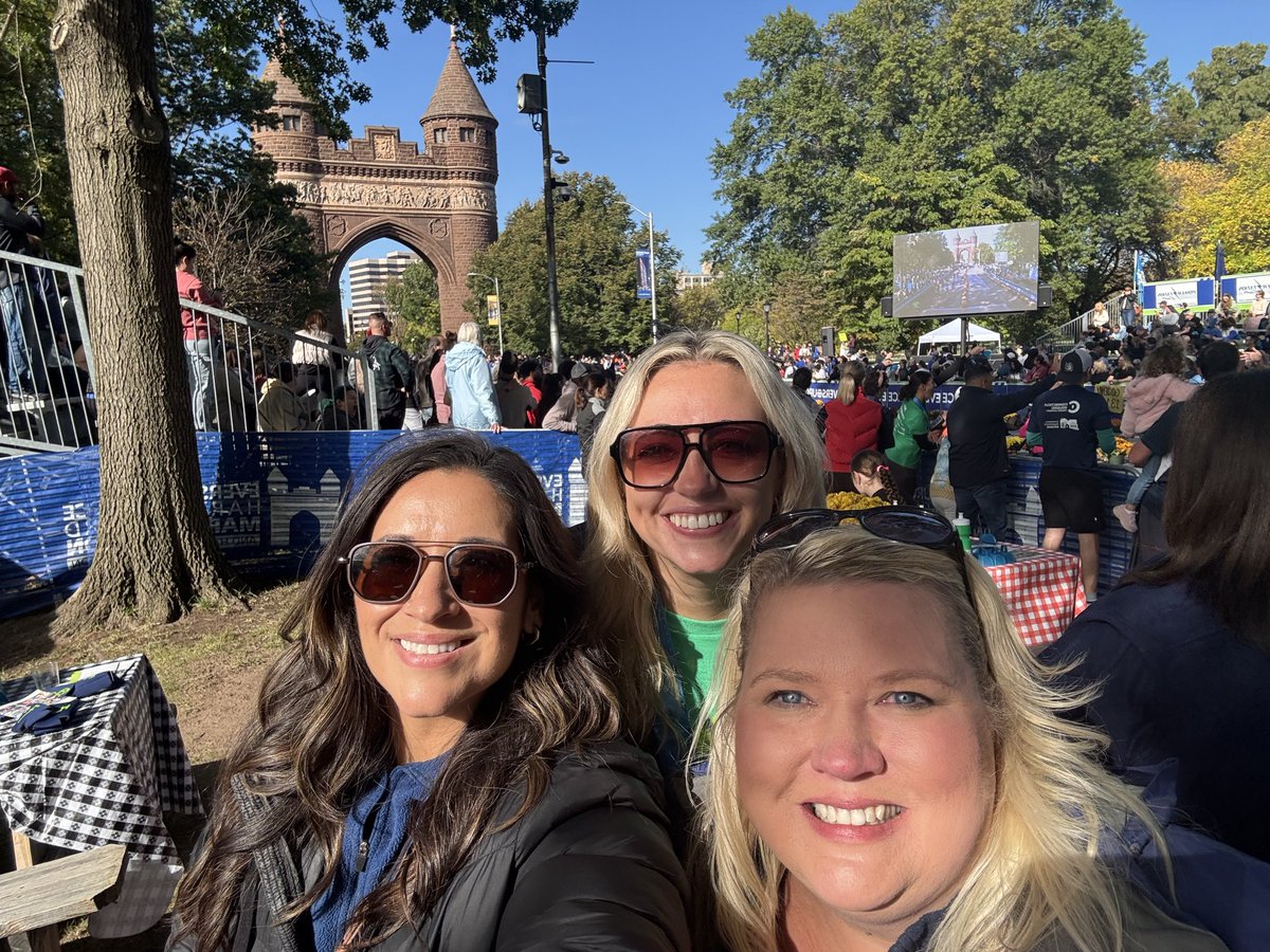 amva15's tweet photo. At the finish line of the Hartford Marathon! 🏅👟 @RunHMF @WFSBnews https://t.co/2olCjUwarX